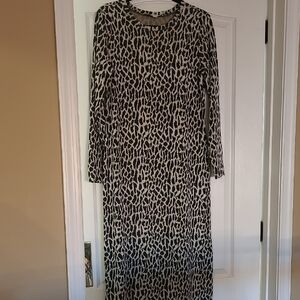 Loft NWOT Size M Animal Print Dress With Slitted Bottom & Long Sleeves